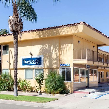 Travelodge By Wyndham Brea Bagian luar foto